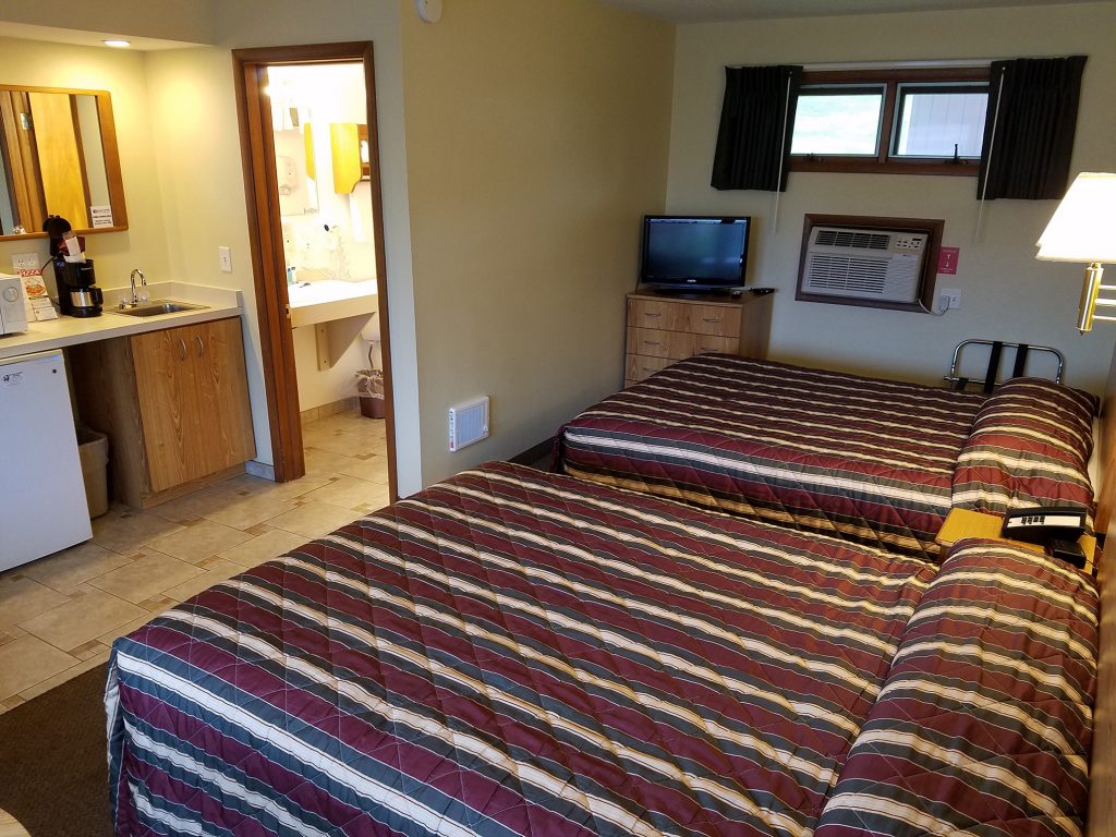 Motel Room 2 Queen Budget – Wisconsin Dells Lodging, Mt. Olympus